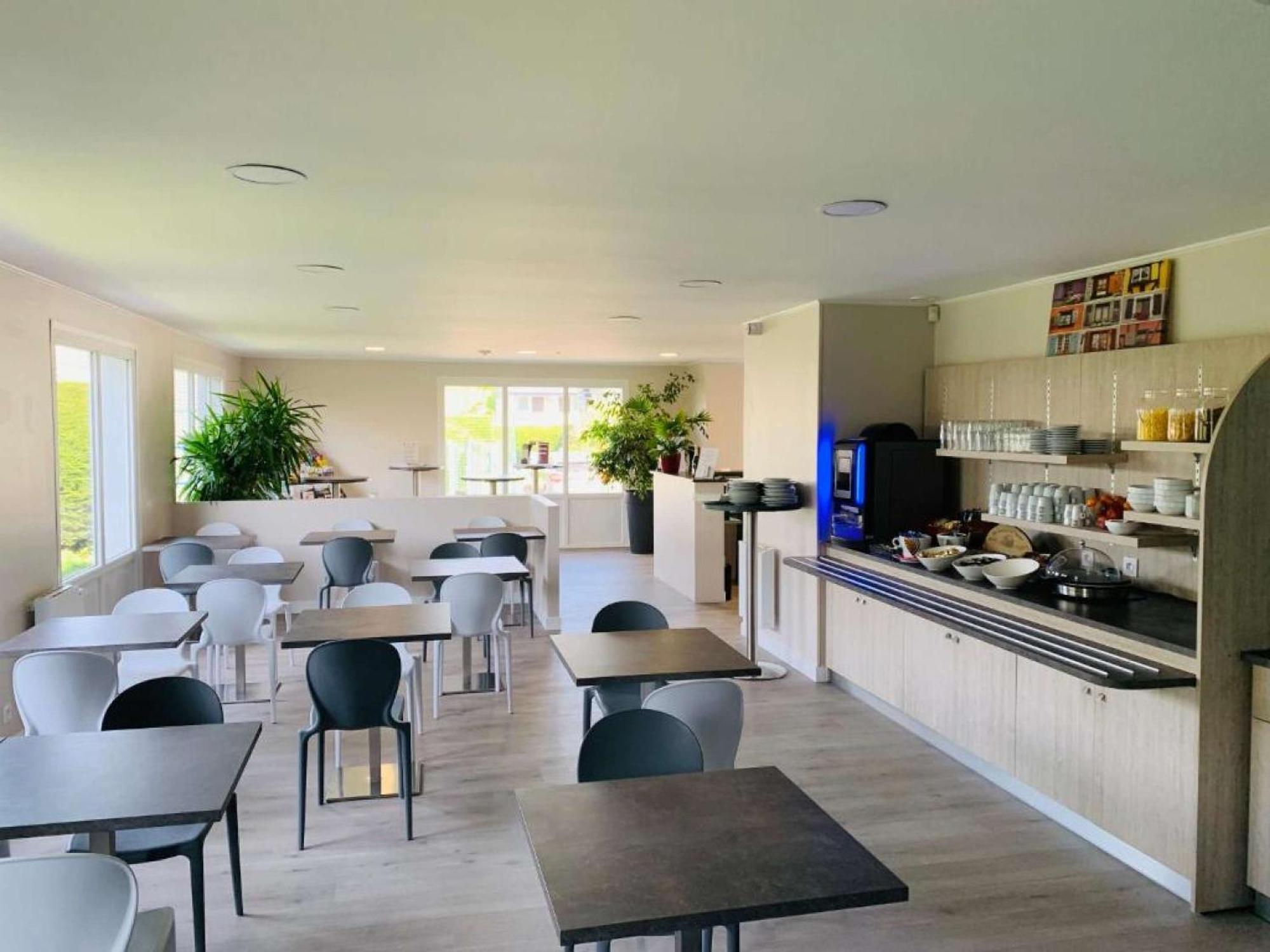 Brit Hotel Confort Morlaix 圣马丁德斯查 外观 照片