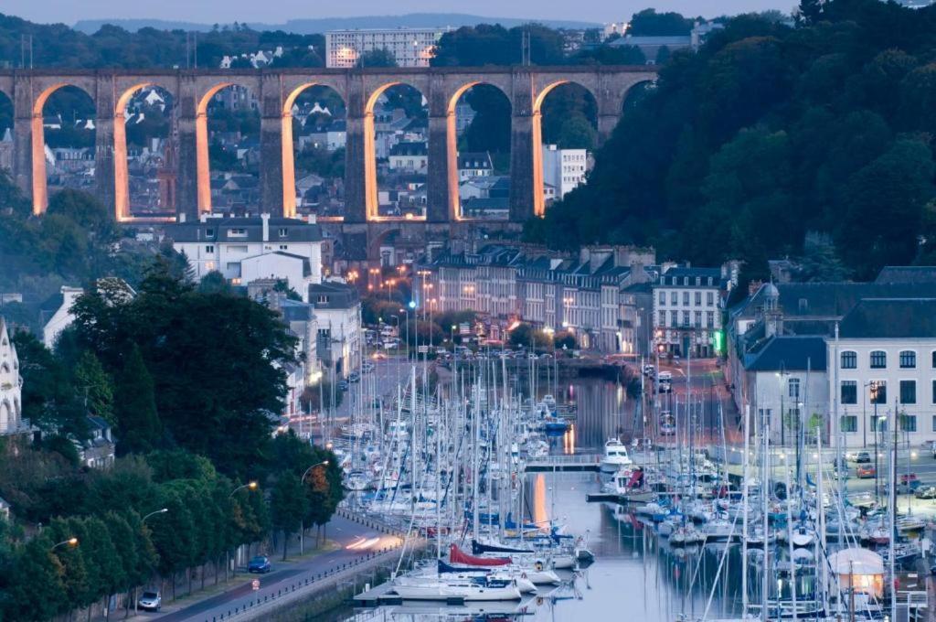 Brit Hotel Confort Morlaix 圣马丁德斯查 外观 照片