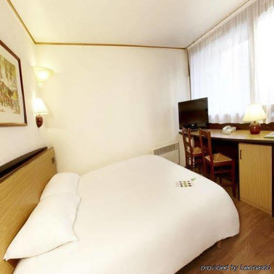 Brit Hotel Confort Morlaix 圣马丁德斯查 外观 照片